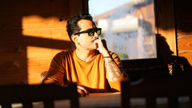 Gökhan Türkmen'den "Özür Dilerim" sürprizi