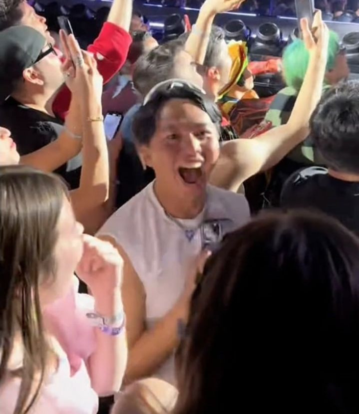 Katy Perry, konserini yarıda kesip seyirciyi azarladı! Nedeni sonra ortaya çıktı