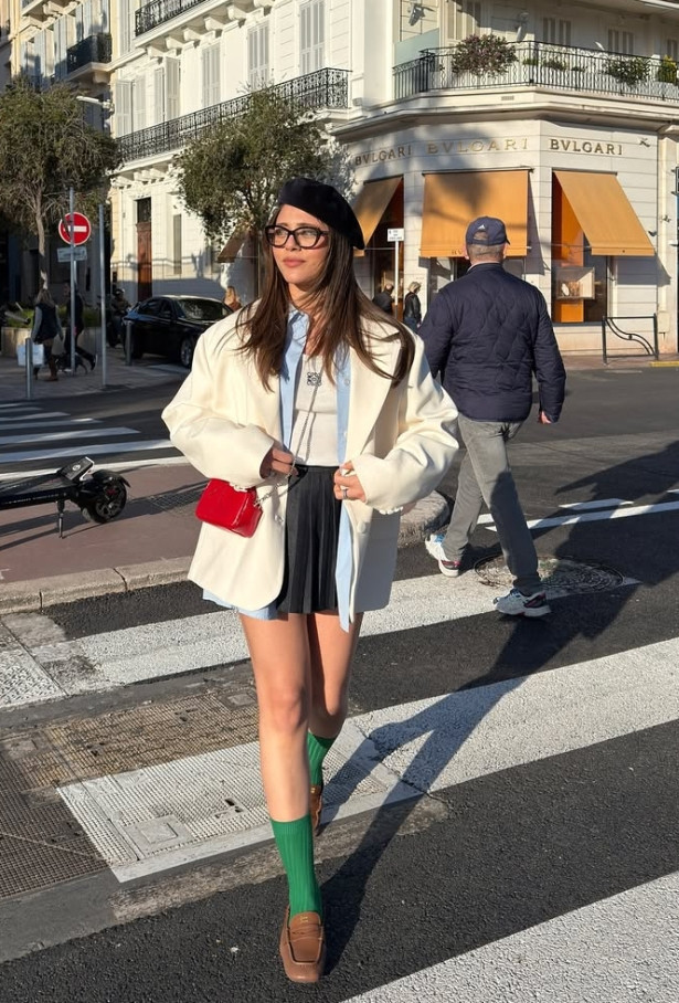 Sıla Türkoğlu Cannes sokaklarında poz verdi