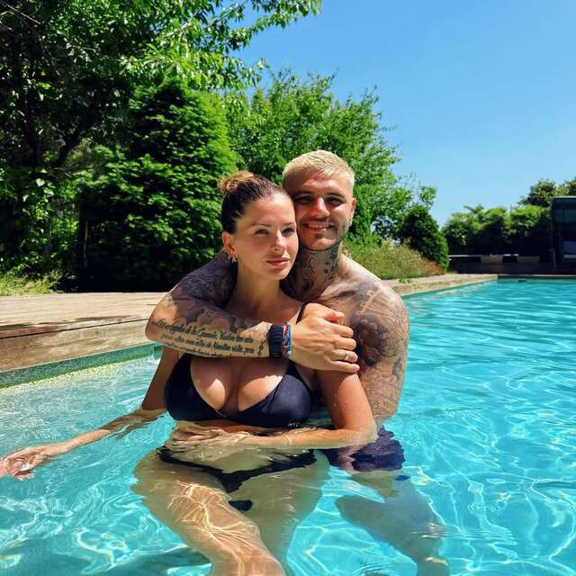 Mauro Icardi'den aşk pozları - Resim : 3