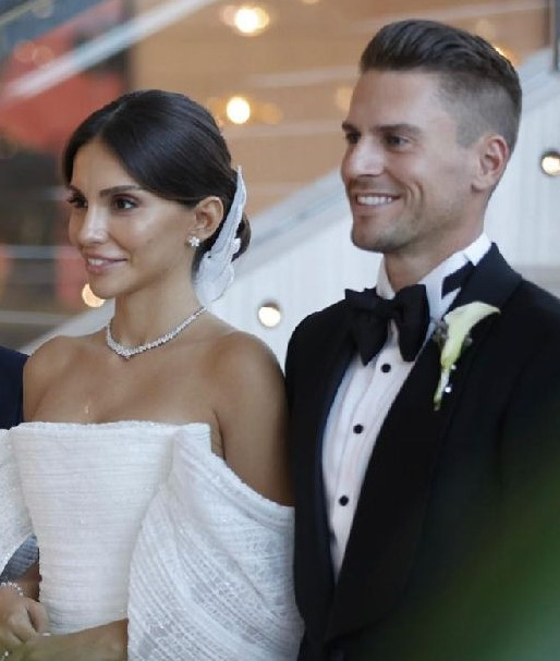 Anıl Tetik bebeğini kucağına aldı! İsmini ne koydular?