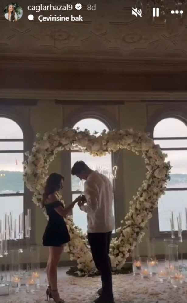 Milli futbolcu Samet Akaydın’dan oyuncu sevgilisi Hazal Çağlar’a sürpriz evlilik teklifi! - Resim : 2