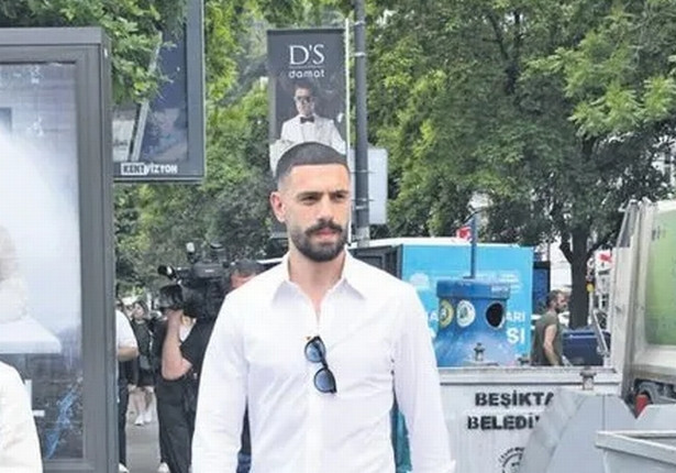 Merih Demiral'dan Hakan Çalhanoğlu'na tam destek