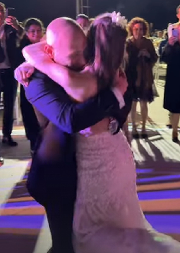 Furkan Kızılay eşiyle ticarete atıldı - Resim : 2