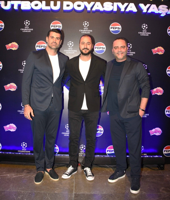 Futbolseverlere Volkan Demirel ve Semih Şentürk sürprizi