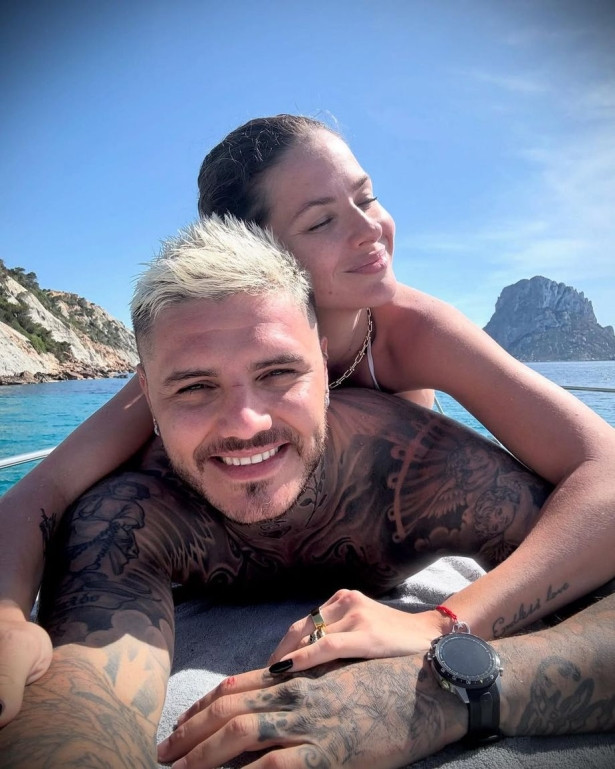 Mauro Icardi ile China Suarez'den İbiza'da aşk dolu tatil