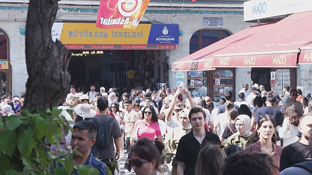 Bayramın ikinci gününde Adalar'a ziyaretçi akını