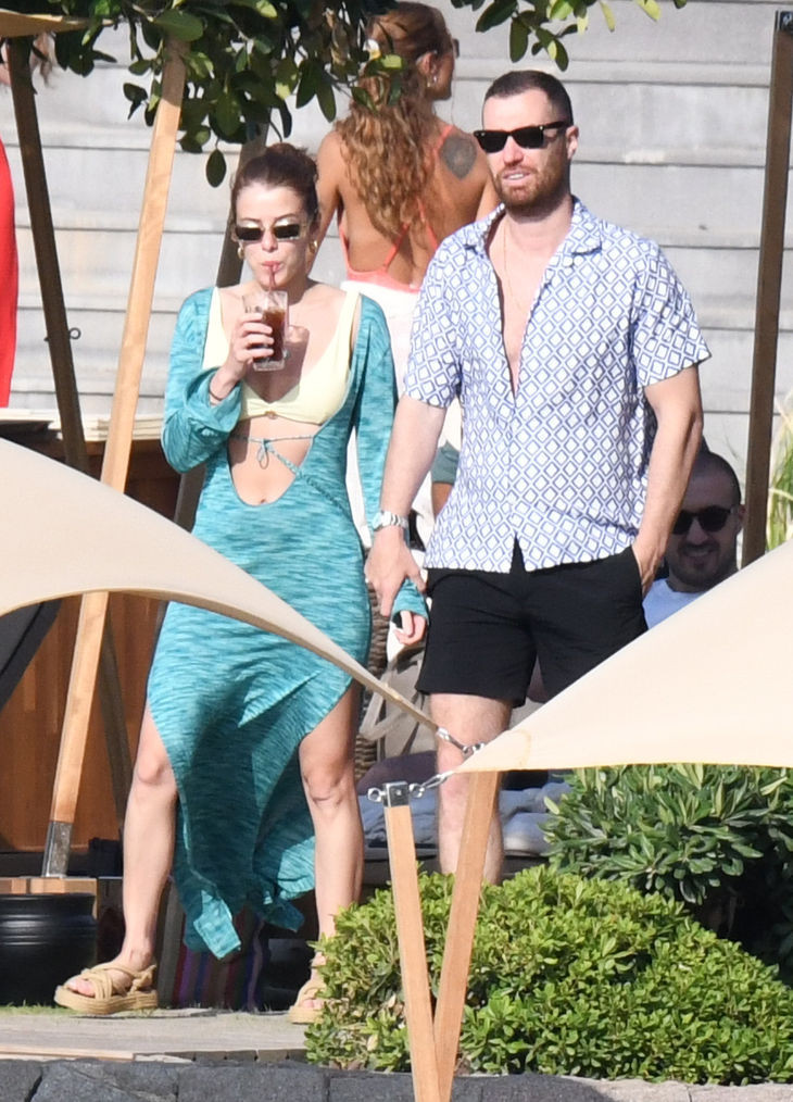 İlayda Alişan tatilin keyfini sürüyor