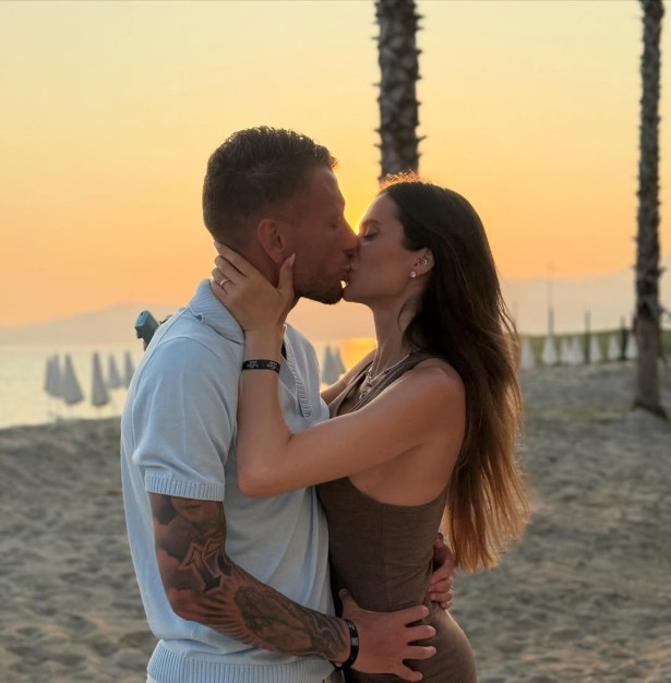 Ciro Immobile ile eşi Jessica Melena aşka geldi