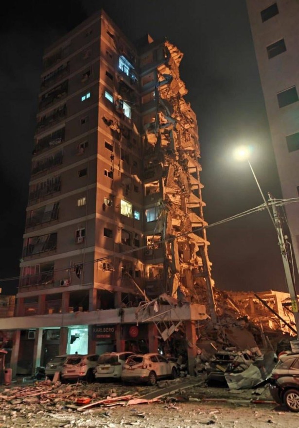 İran, İsrail’e yönelik yeni füze saldırıları başlattı