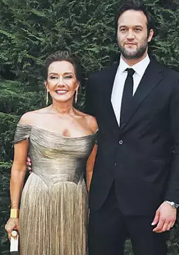 Feryal Gülman oğlunu evlendirdi - Resim : 2