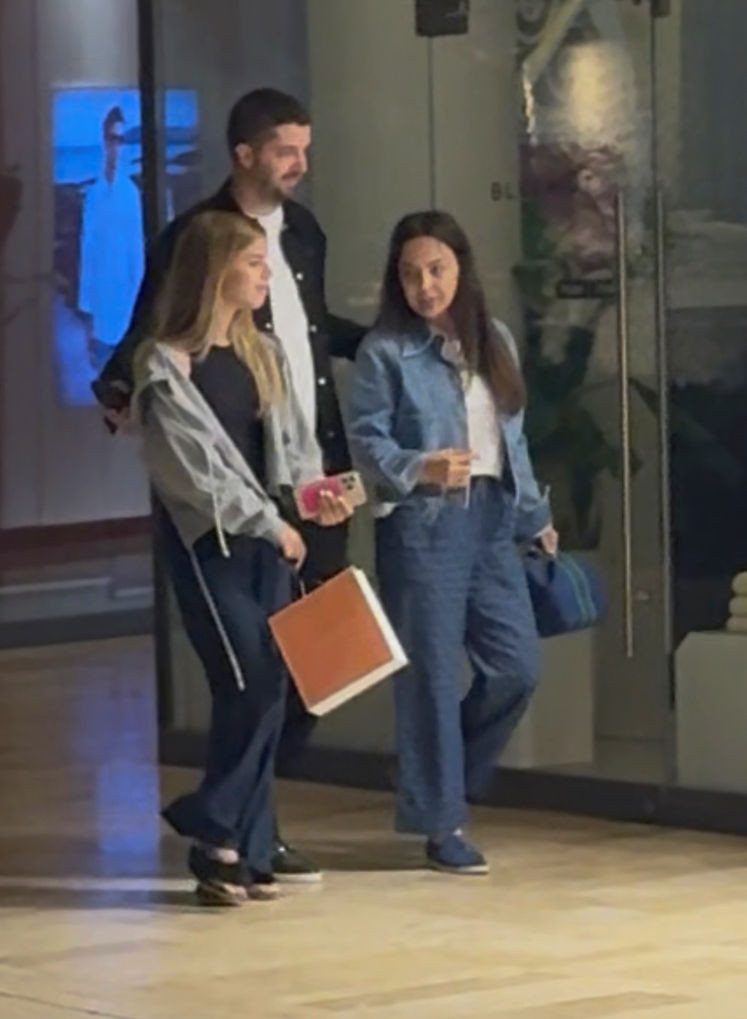 Ebru Gündeş ve eşi sabaha karşı mağaza açtırdı - Resim : 2