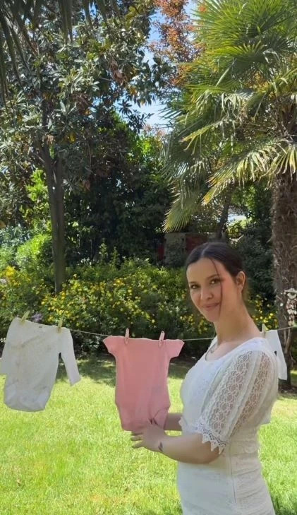 İrem Helvacıoğlu'nun hamilelik pozlarına beğeni yağdı - Resim : 2