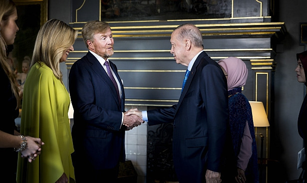 Cumhurbaşkanı Erdoğan, Hollanda Kralı ve Kraliçesi’nin ev sahipliğinde düzenlenen akşam yemeğine katıldı