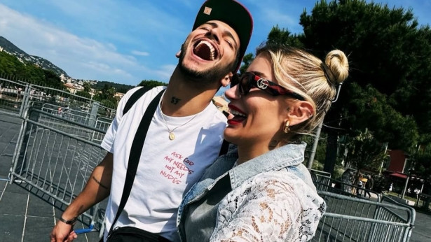 İrem Derici, 12 yaş küçük sevgilisini öpmelere doyamadı