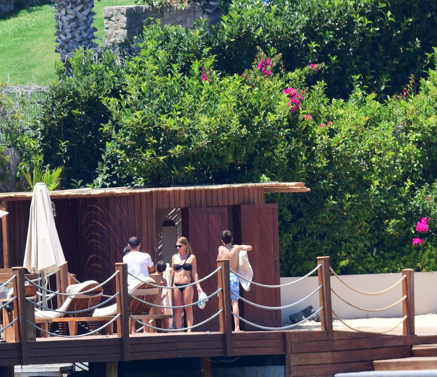 Pelin Karahan'ın 5 saat süren güneş banyosu