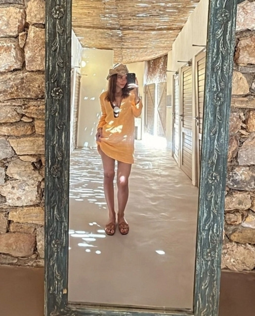 Rabia Soytürk'ten aşk pozu