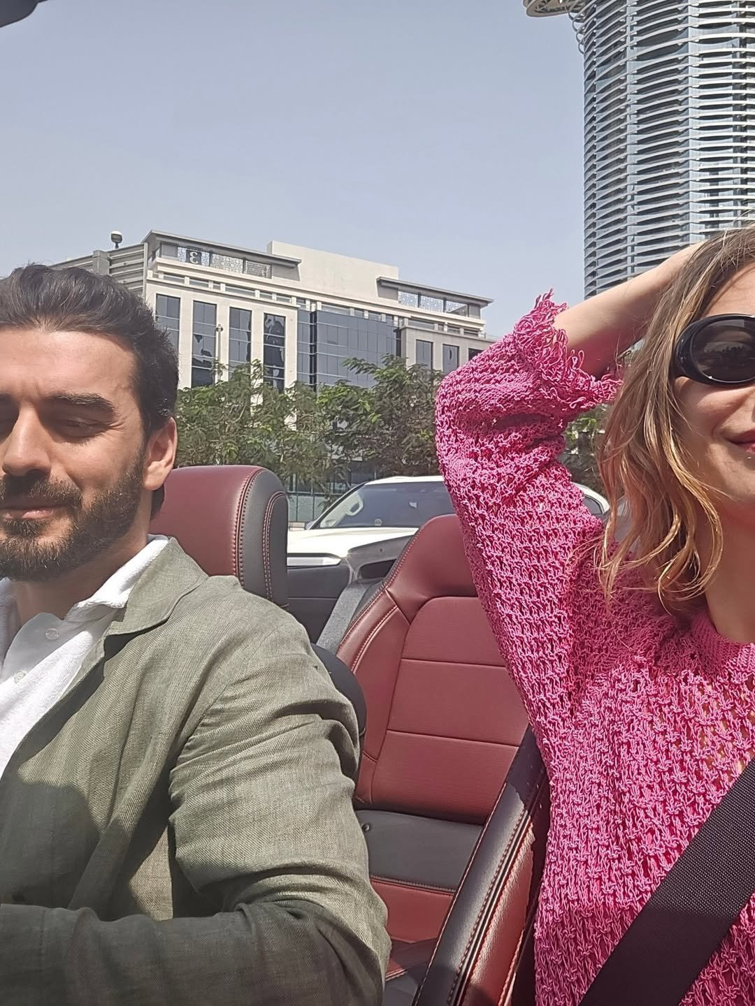 Tuba Ünsal çocuklar gibi şen - Resim : 2