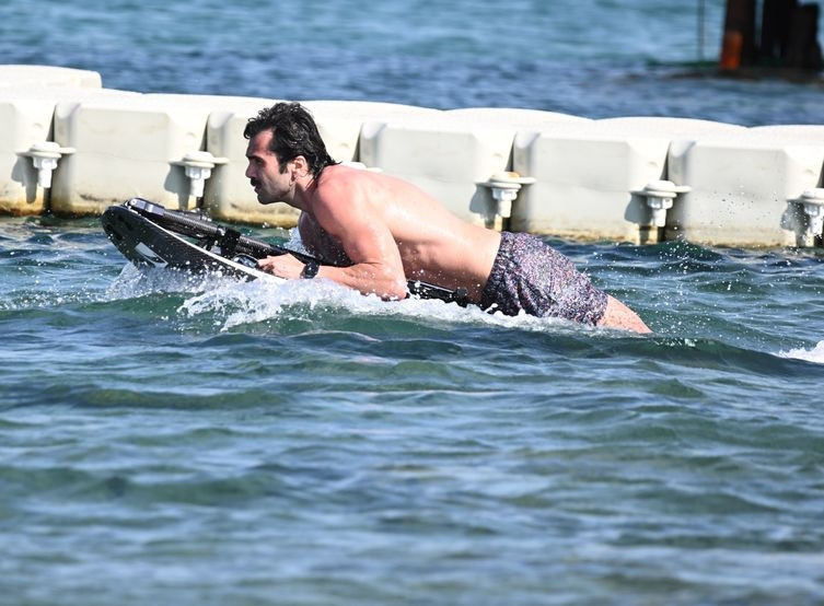 Hande Ataizi ve sevgilisi yaz sezonunu açtı