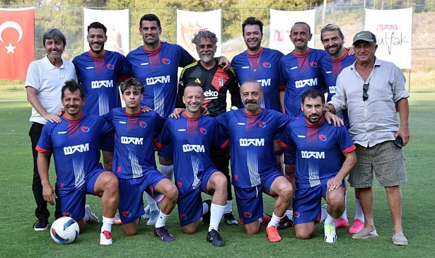 Yılmaz Erdoğan, Köyceğiz'de futbol sahası açtı