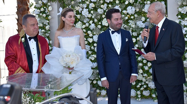 Antalya Büyükşehir Belediye Başkanı Muhittin Böcek gözaltına alındı