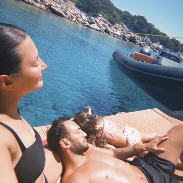 Hakan Çalhanoğlu tatil sezonunu açtı