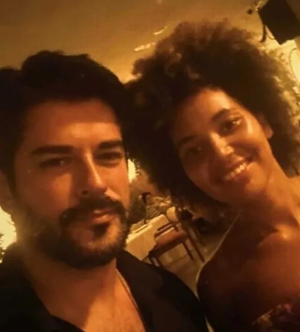 Burak Özçivit'e hayranlarından tatilde de rahat yok - Resim : 3