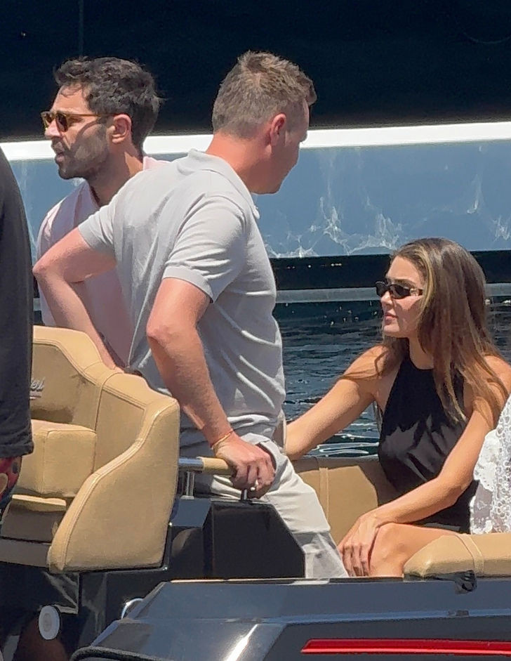 Hande Erçel 6 yıl sonra ağlayarak itiraf etti