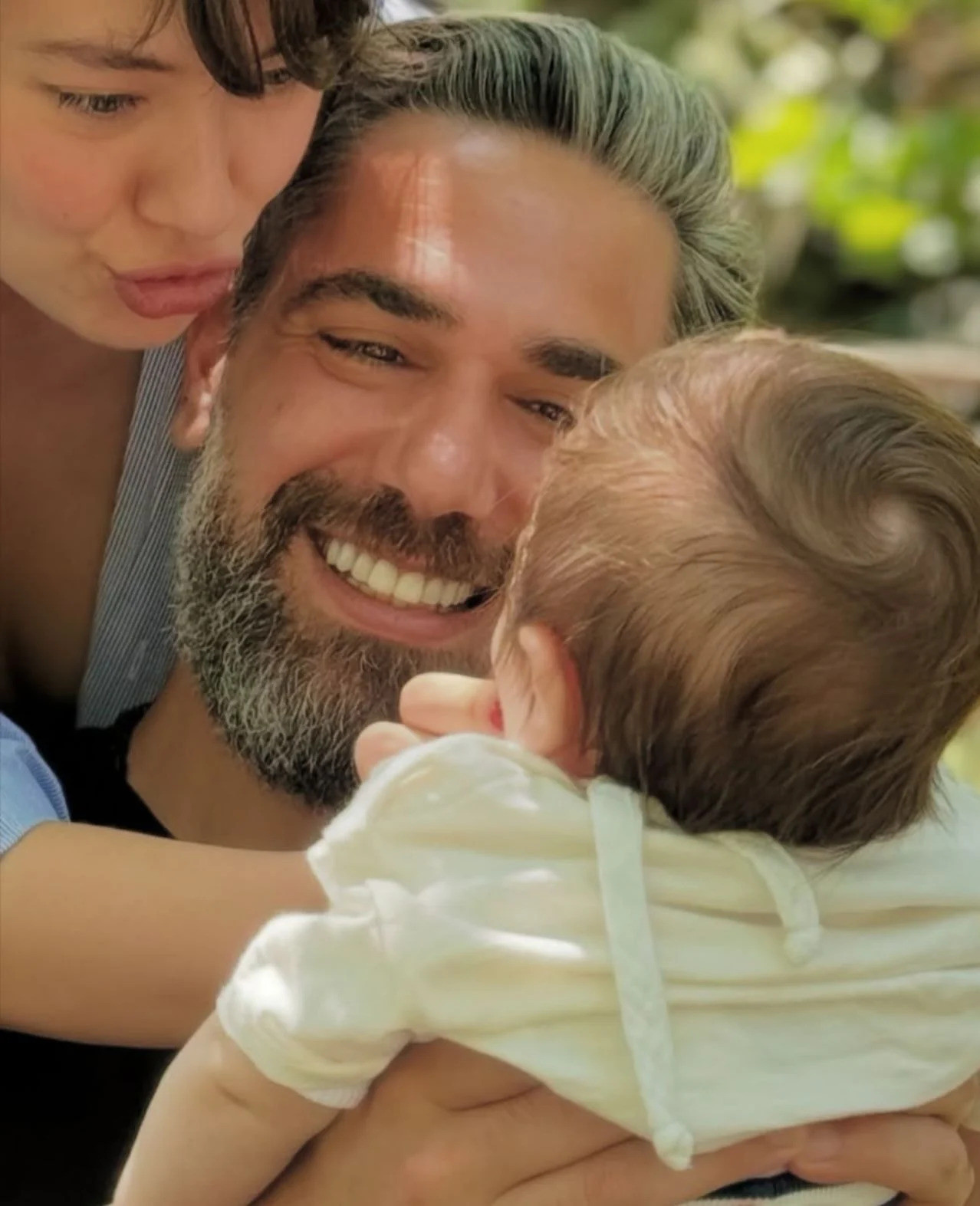 Neslihan Atagül 5 aylık bebeği Aziz'i paylaştı