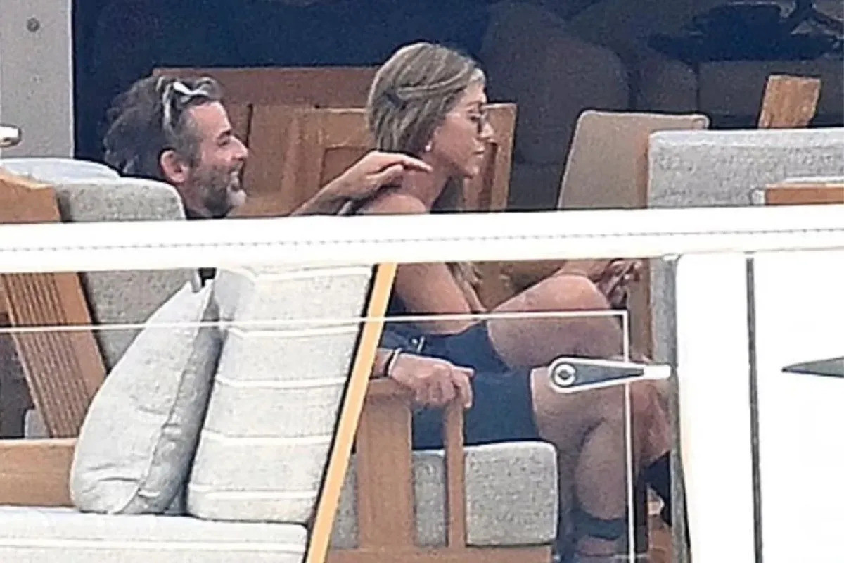 Jennifer Aniston yeni aşkıyla çok mutlu - Resim : 2