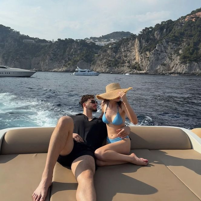 Alperen Şengün ve sevgilisi denizde aşka geldi