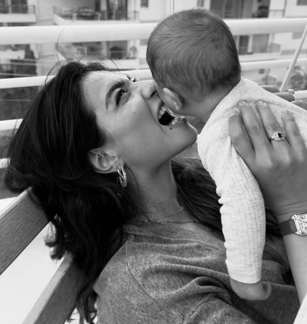 Melisa Aslı Pamuk - Yusuf Yazıcı çifti sevimli oğullarıyla poz verdi