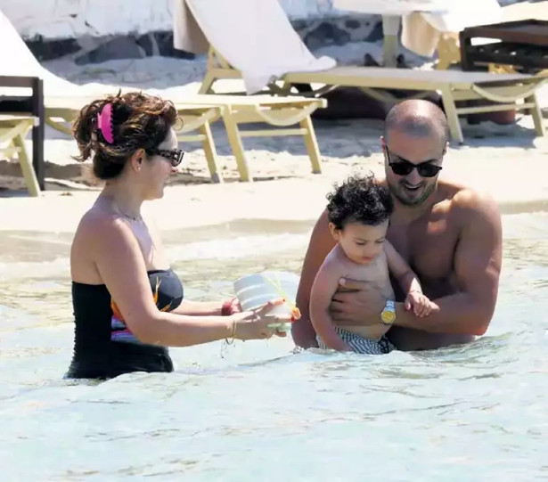 Ezgi Mola eski eşinden vazgeçemiyor