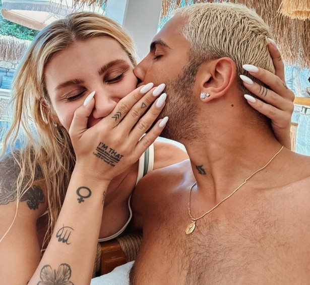 İrem Derici ikinci şansı tanıdığı aşkıyla 1. yılını kutladı