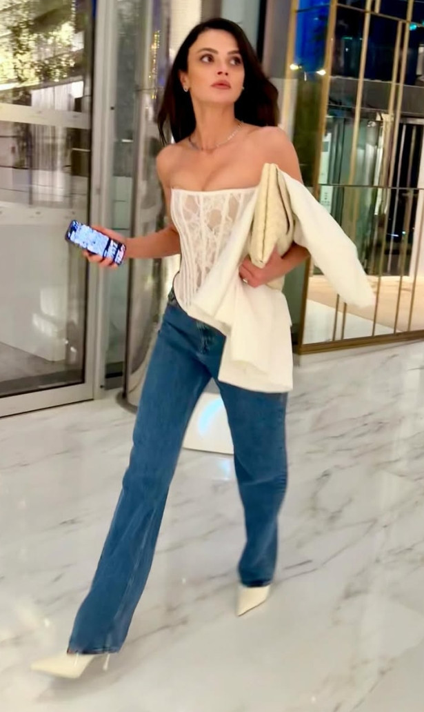 Sinem Ünsal doğal güzelliğiyle dikkat çekiyor - Resim : 3