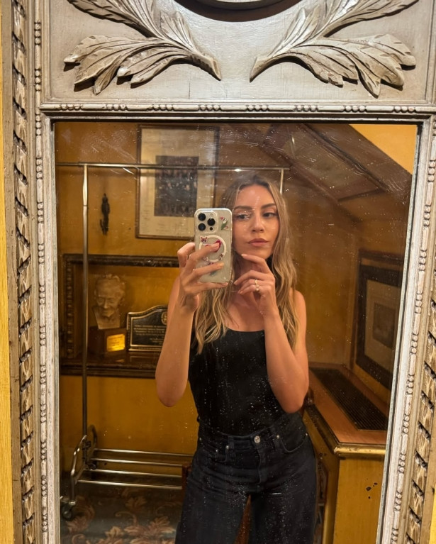 Sinem Kobal leyleği havada gördü
