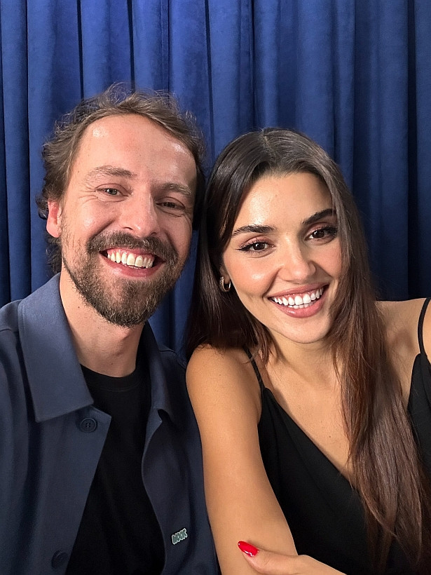 Hande Erçel'in yeni projesinden ilk kare