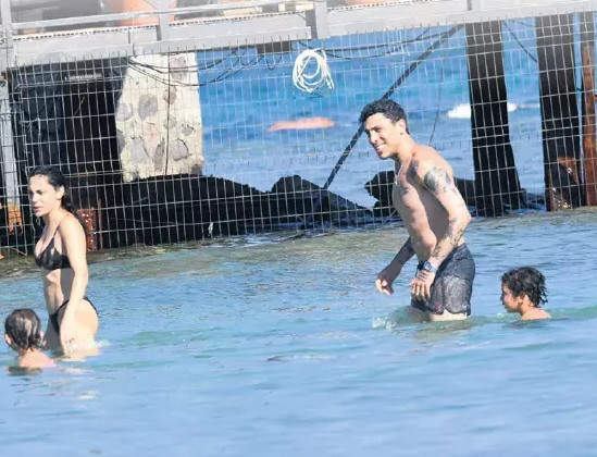 Can Bonomo ve Öykü Karayel'in tercihi yine Çeşme