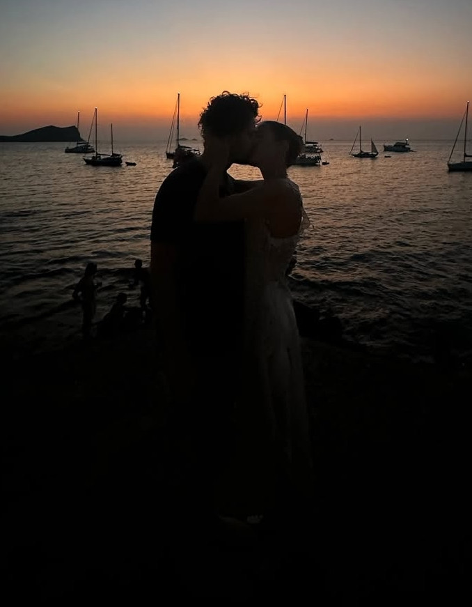 Birkan Sokullu ve Eda Gürkaynak sosyal medyada romantizm rüzgarı estirdi