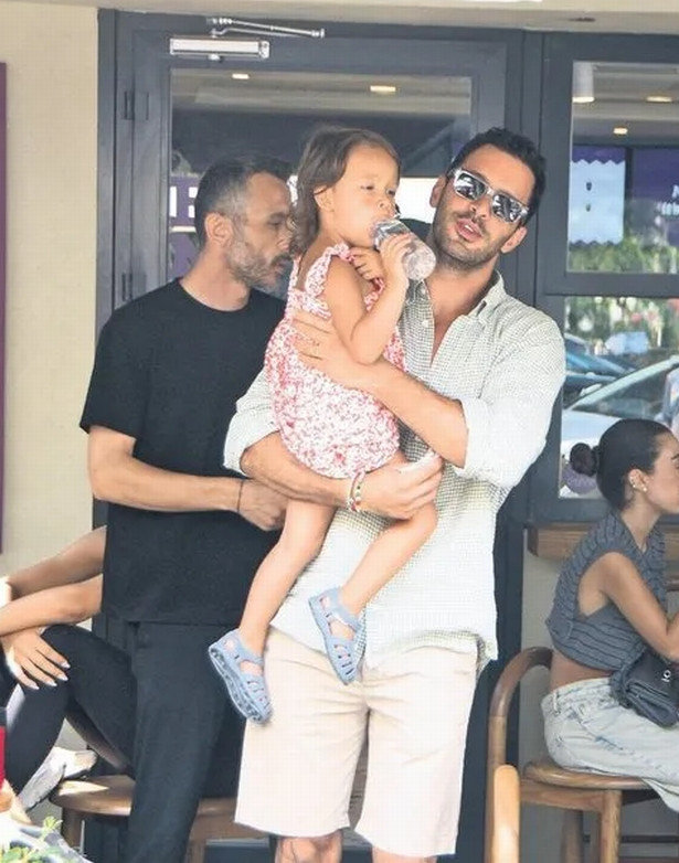 Barış Arduç sevimli kızıyla gezmelerde - Resim : 2