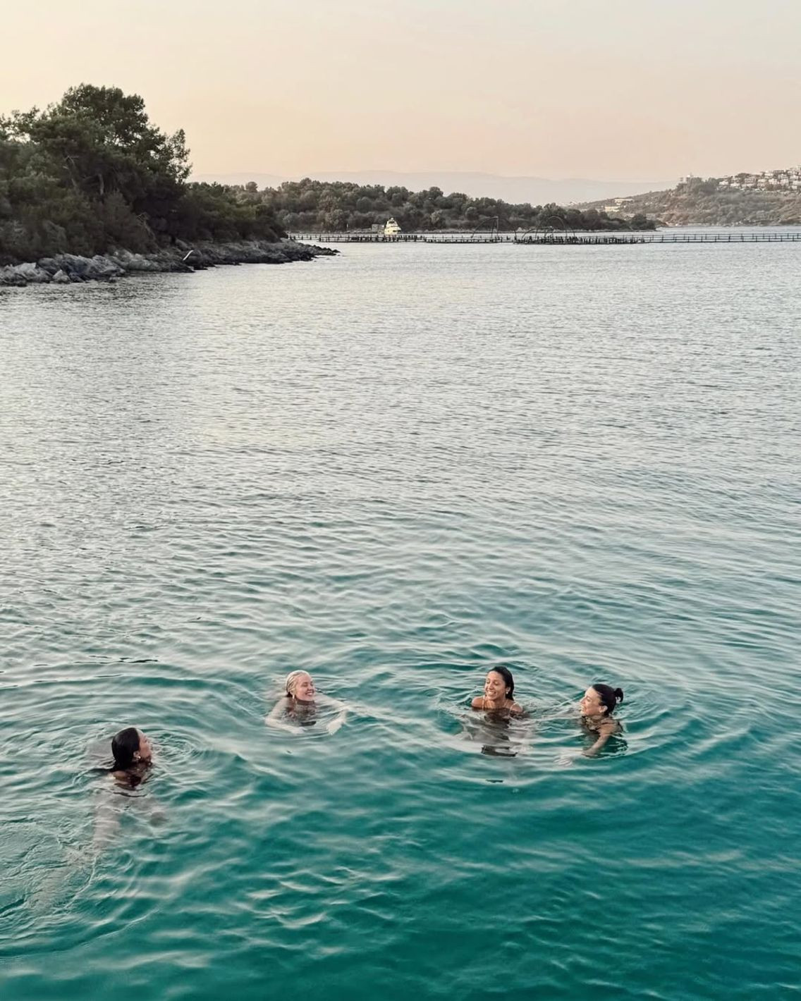 Zeynep Bastık'ın geleneksel tekne tatili partisi