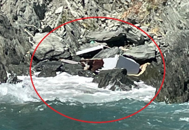 Teknesi parçalanan iş insanı Halit Yukay için kurbağa adamlar dalış yaptı - Resim : 2