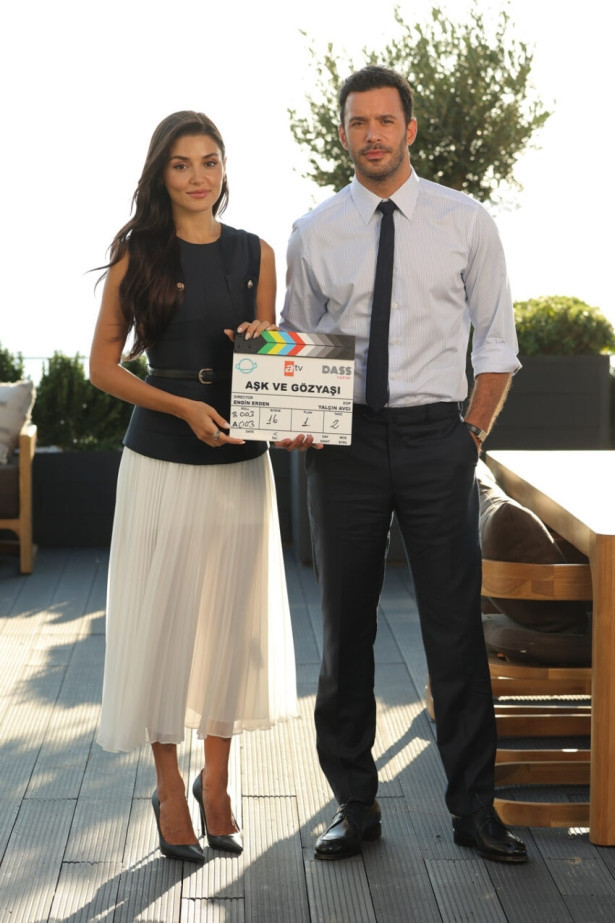 Hande Erçel ve Barış Arduç'lu "Aşk ve Gözyaşı"nın setinden ilk kareler - Resim : 2