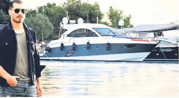 Çağatay Ulusoy teknesini Mustafa Mert Koç'a devretti