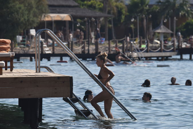 Gamze Erçel, ailesiyle Bodrum tatilinde