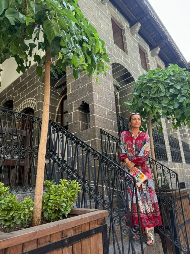 Burcu Kara, Diyarbakır'a hayran kaldı