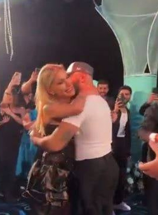 İrem Derici'ye sevgilisinden sürpriz evlilik teklifi - Resim : 2