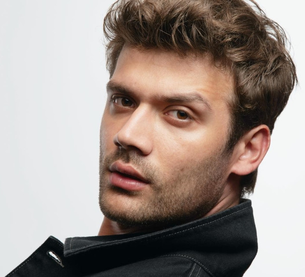 Simay Barlas'a yeni projesinde yakışıklı partner