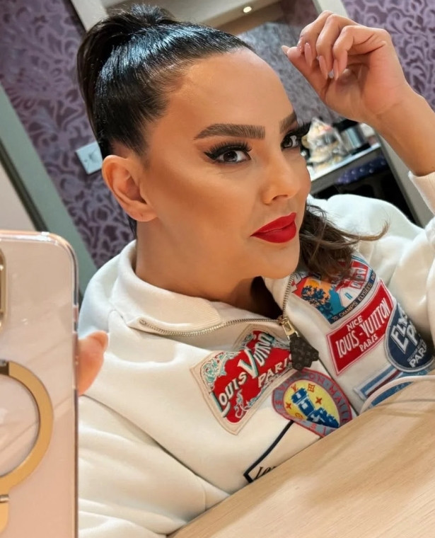 Ebru Gündeş'in 'kaş' değişimi gündem oldu