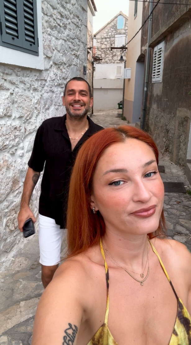 Güliz Ayla'dan yakışıklı aşkıyla tatil kaçamağı